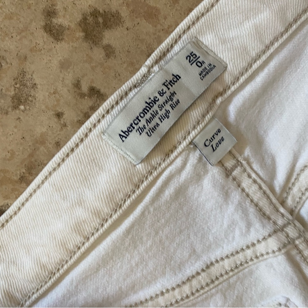 Abercrombie & Fitch Women's White Jeans